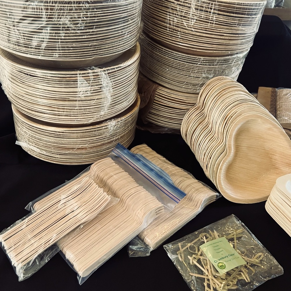 Plates, bowls, bowls, spoons knives for a wedding